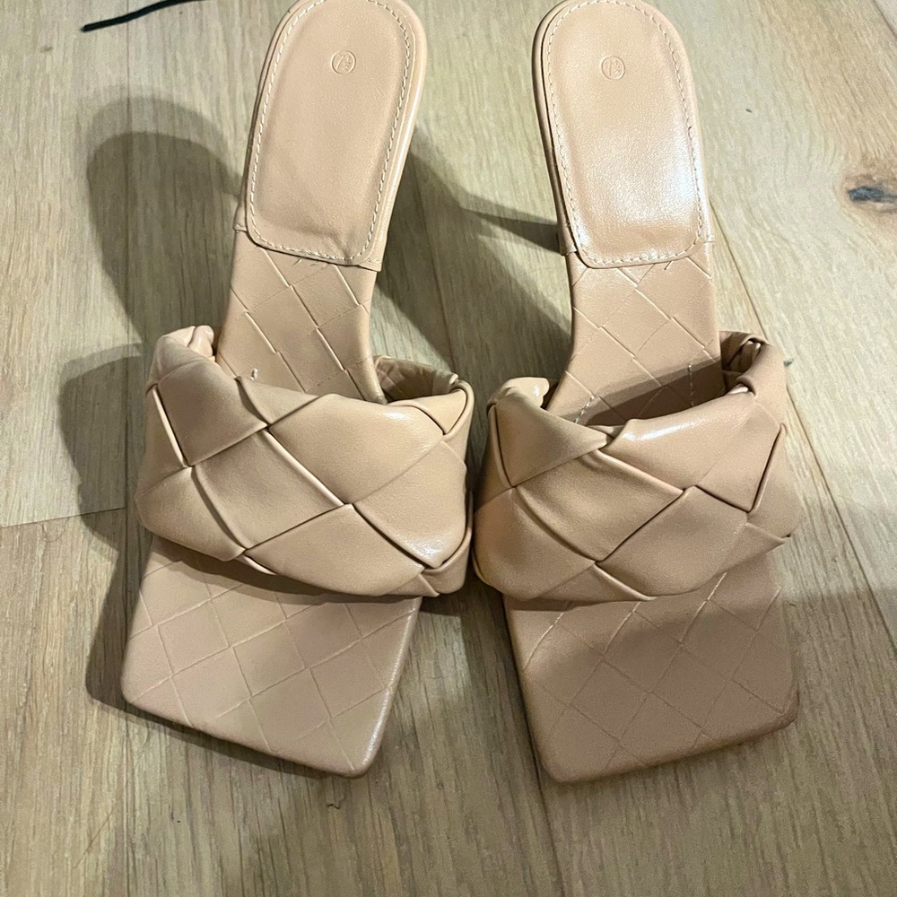 Square toe Sandals